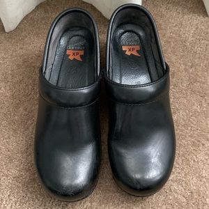 Dansko XP clogs 39
